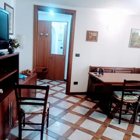 Casa Al Centro Di Cir0037 Apartment *